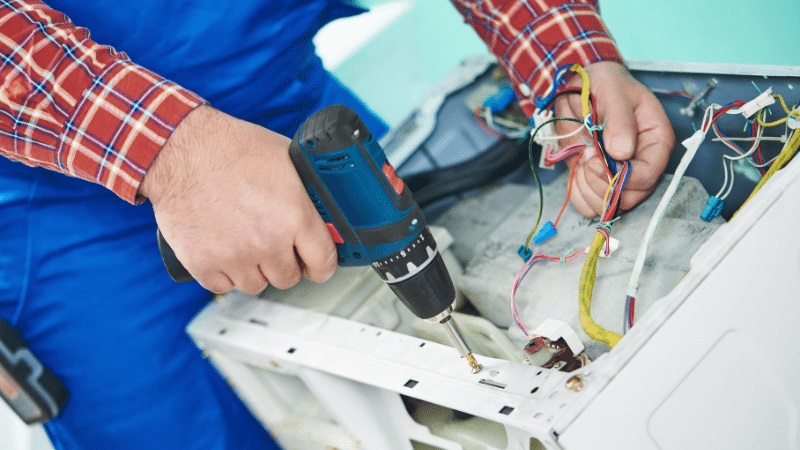 Pursaklar Smeg Smeg çamaşır makinesi kart tamiri – Su almama arızası orijinal parça ile giderildi. - Teknik servis örneği